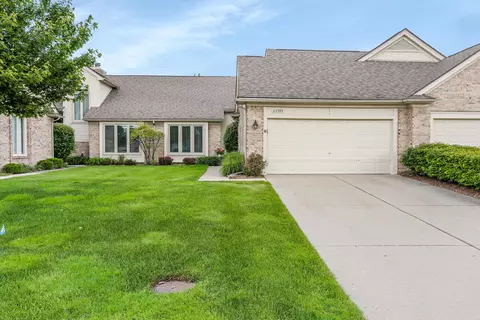 43395 Napa Dr, Sterling Heights, MI 48314