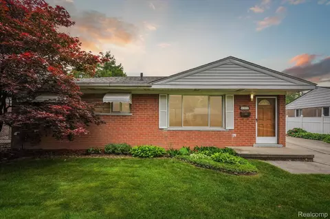 152 Van Sull St, Westland, MI 48185