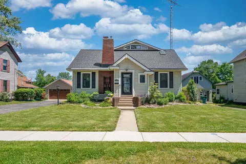 314 N 1st St, Brighton, MI 48116
