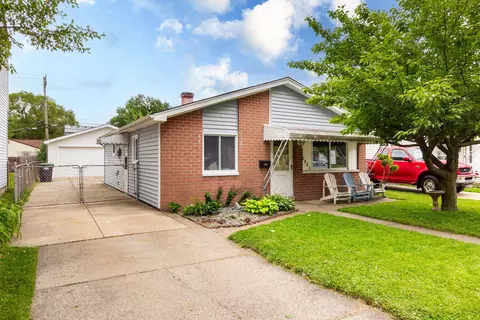 9065 William St, Taylor, MI 48180