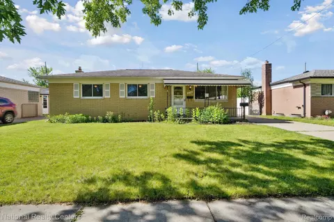 4542 Stratford Dr, Warren, MI 48092