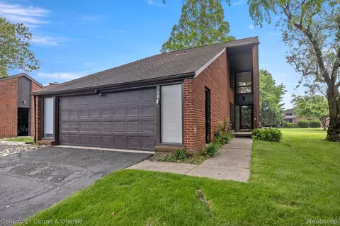 18 Blair Ln UNIT 26, Dearborn, MI 48120