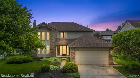 34382 Burstyn Dr, Sterling Heights, MI 48312