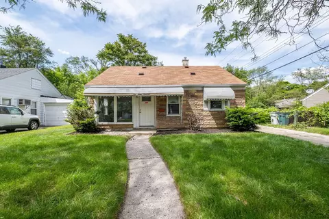 10300 Albany St, Oak Park, MI 48237