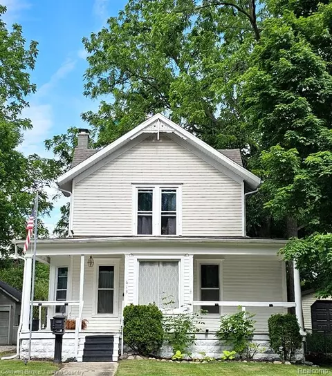 613 S Putnam St, Williamston, MI 48895