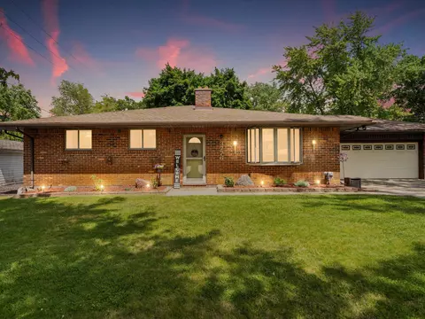 3776 Mariner St, Waterford, MI 48329