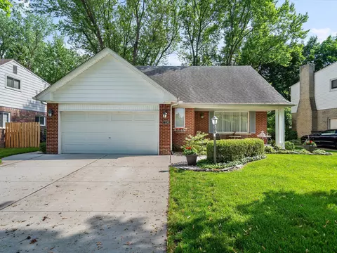 17330 Contesti Dr, Clinton Township, MI 48035