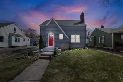 2236 Montroyal Ave, Waterford, MI 48328