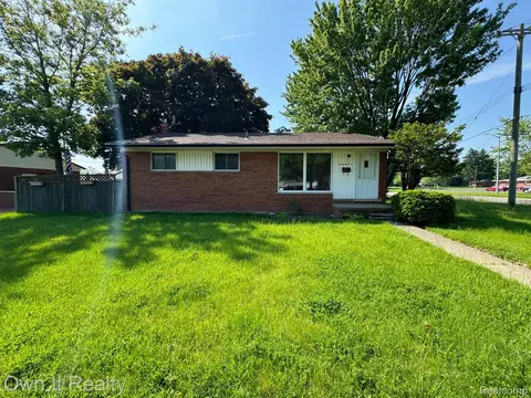 22471 Fairfax St, Taylor, MI 48180