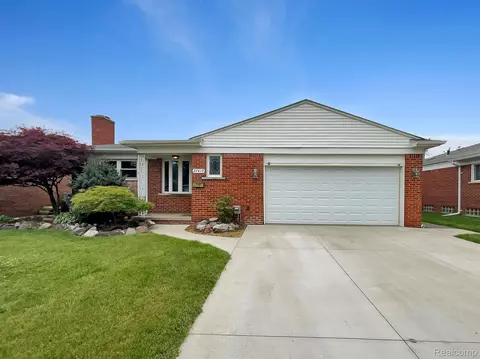 27419 Shackett Ave, Warren, MI 48093