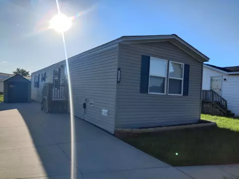 15949 Charlamagne Ave W, Clinton Township, MI 48038