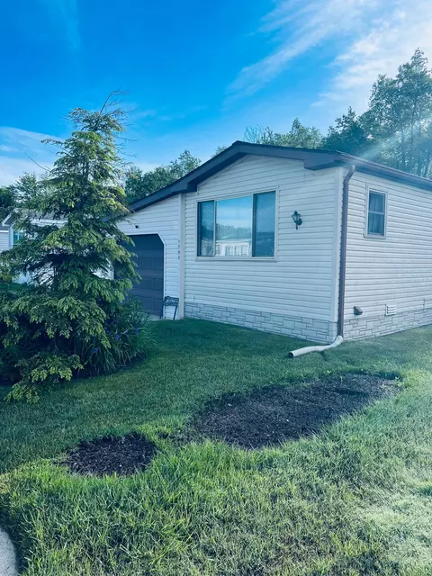 1792 Meadowlark Ln, Kimball, MI 48074