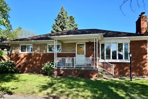 17135 Palmer St, Melvindale, MI 48122