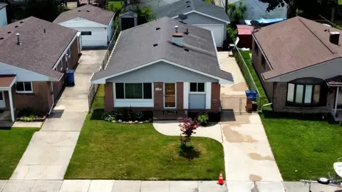 13421 Leslie, Gibraltar, MI 48173