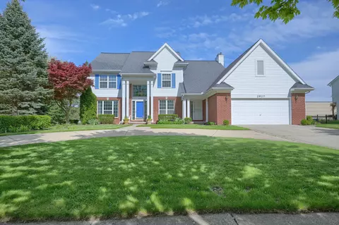 2927 Greenbrooke Ln, West Bloomfield, MI 48324