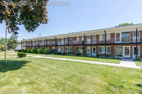 2119 Clawson Ave #205, Royal Oak, MI 48073