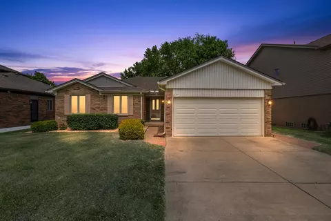 13327 Mair Dr, Sterling Heights, MI 48313