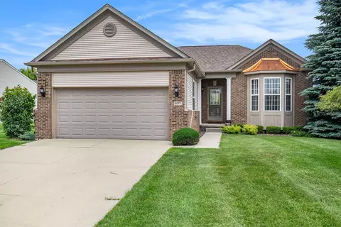 9377 Pebble Beach Ln, Grand Blanc, MI 48439