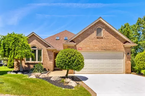 36491 Palamino Crt Ct, Clinton Township, MI 48035