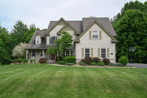 8928 Wild Iris Crt Ct, Springfield, MI 48350