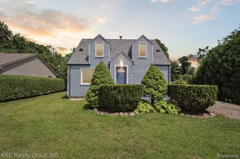 8510 Haller St, Westland, MI 48185