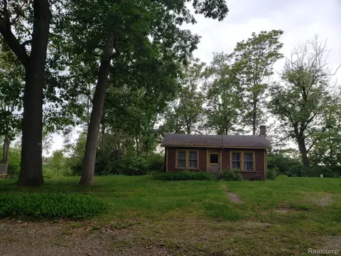 3972 Ben Hur Dr, Brighton, MI 48114