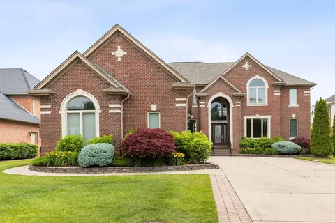 57166 Stonebriar Dr, Washington, MI 48094