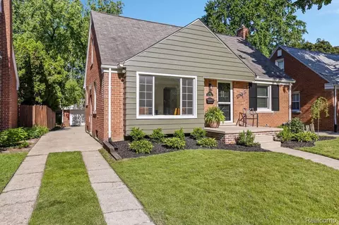 1907 N Wilson Ave, Royal Oak, MI 48073