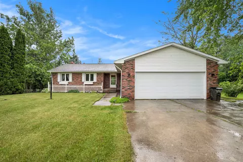10685 Bigelow Rd, Springfield, MI 48350