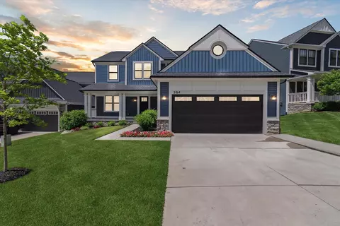 504 Heritage Ridge Dr, Milford, MI 48381