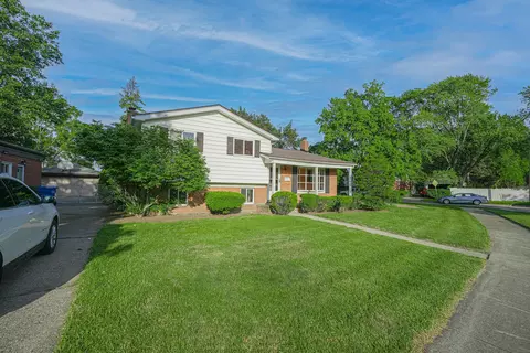 26516 W Wexford Dr S, Warren, MI 48091