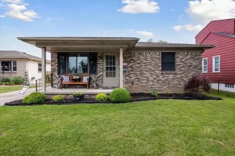 21935 Roosevelt St, Rockwood, MI 48173