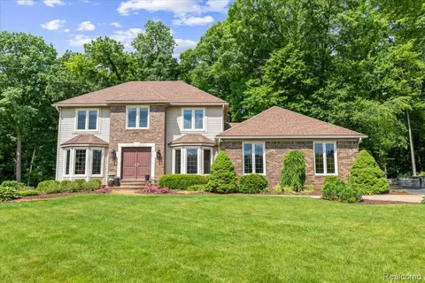 2582 Cades Cv, Brighton, MI 48114