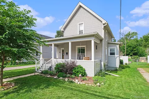 405 N Oak St, Durand, MI 48429