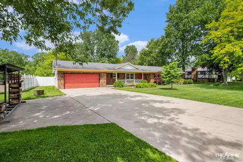 7469 N Elms Rd, Flushing, MI 48433