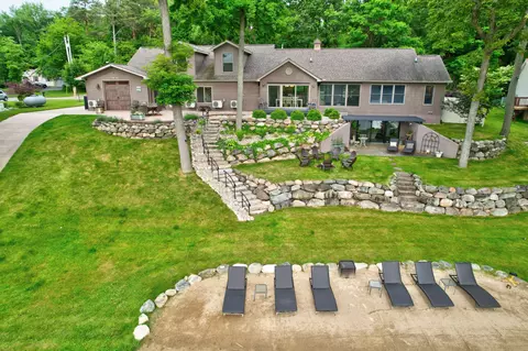 15280 Murray Rd, Argentine, MI 48418