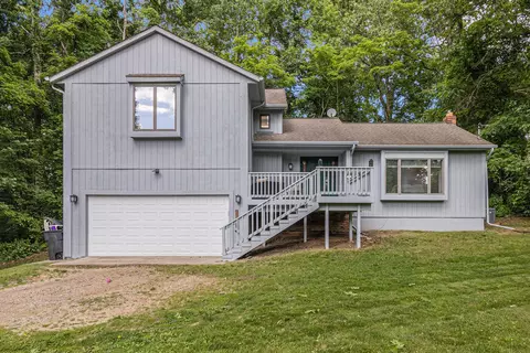 7739 Maltby Rd, Brighton, MI 48116