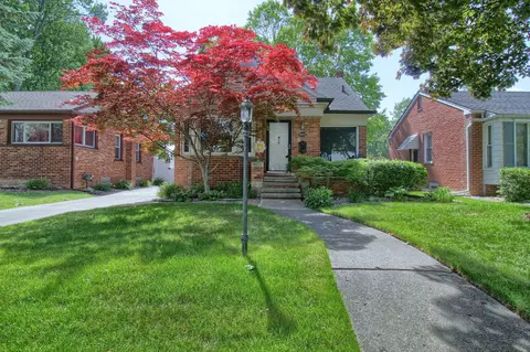 9655 Arcola St, Livonia, MI 48150