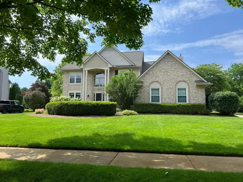 7196 Ilanaway Dr, West Bloomfield, MI 48324