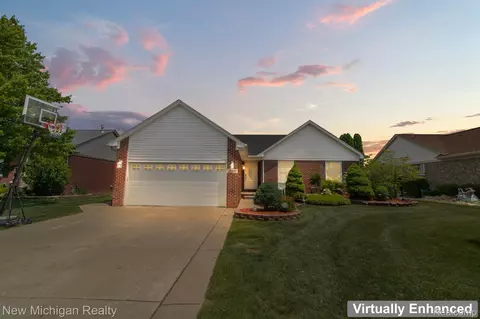27247 Sparrow Crt Ct, Chesterfield, MI 48051