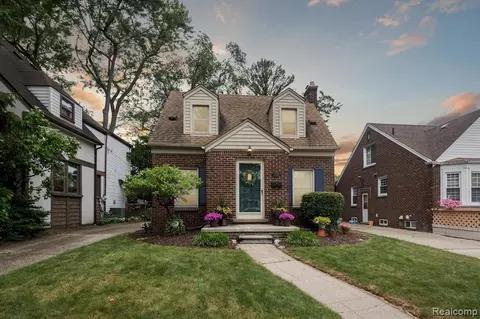 2027 N Highland St, Dearborn, MI 48128