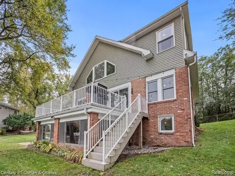 670 Fernhurst Dr, Orion, MI 48362