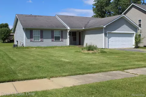 787 Brower Rd, Fowlerville, MI 48836