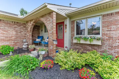 43533 Stuart, Canton, MI 48187