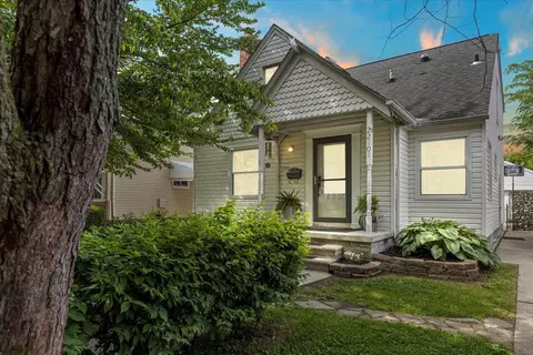 22101 Colony St, Saint Clair Shores, MI 48080