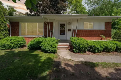20314 Brentwood St, Livonia, MI 48152