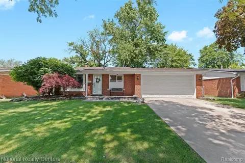 22730 W Maplelawn Ave, Taylor, MI 48180
