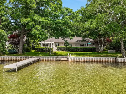 6515 Alden Dr, West Bloomfield, MI 48324