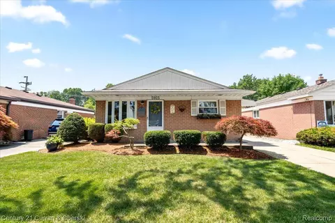 5925 Berwyn St, Dearborn Heights, MI 48127