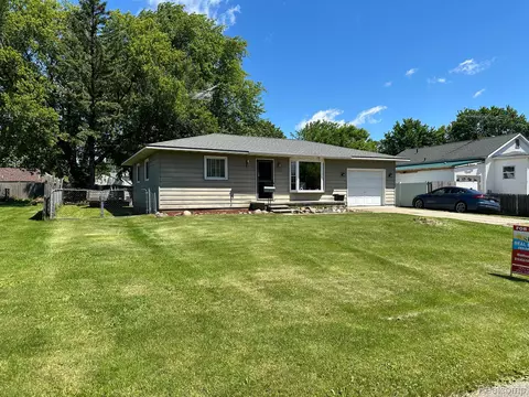 205 Guy St, Yale, MI 48097